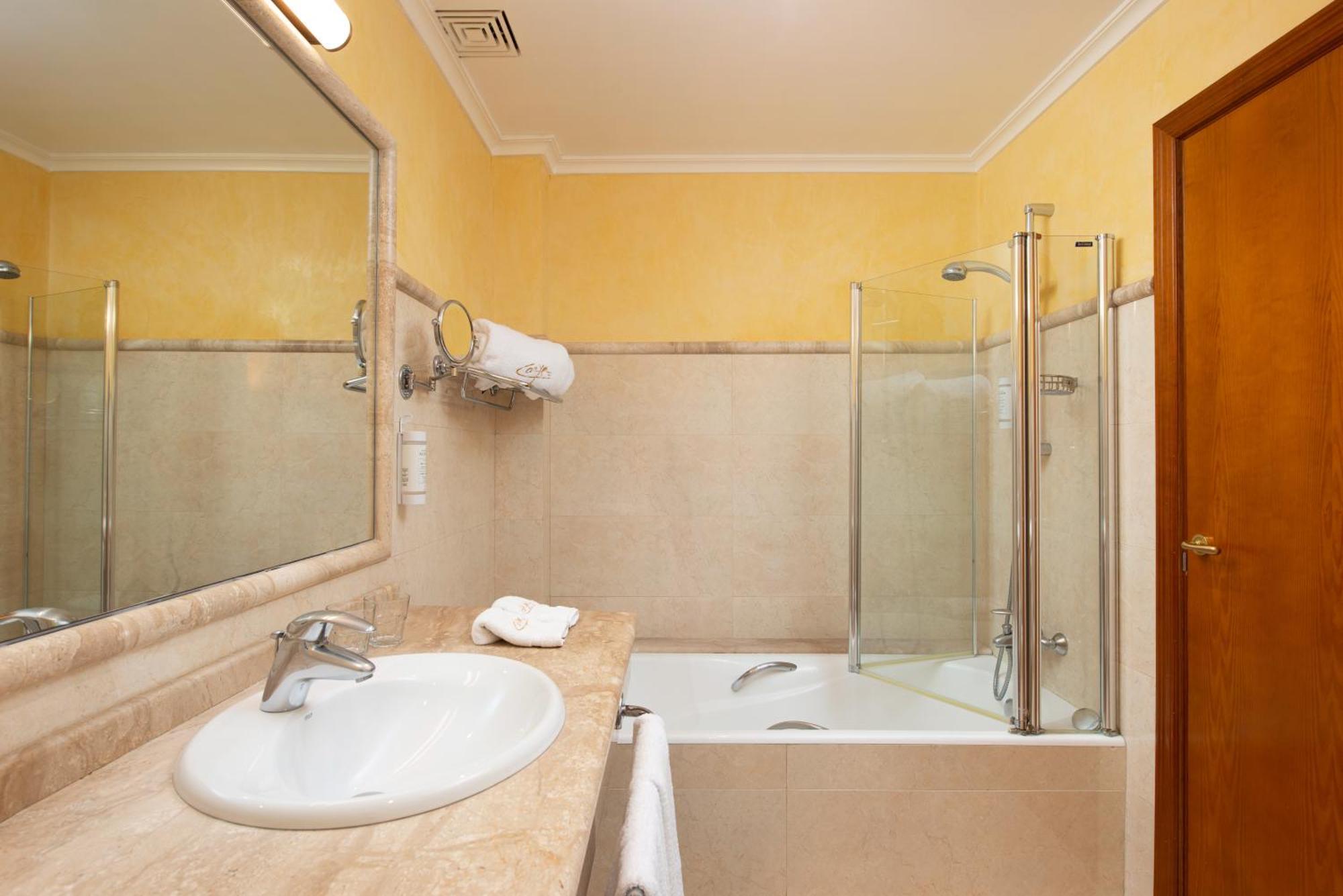 Hotel Xim 4*